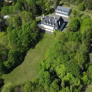 Manoir Et Au Domaine De Bize Hébergement de vacances